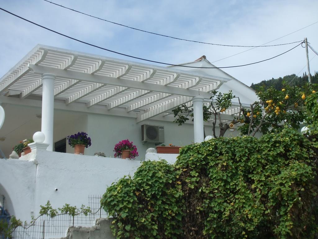 Agathi Beach House Агиос Гордиос Екстериор снимка
