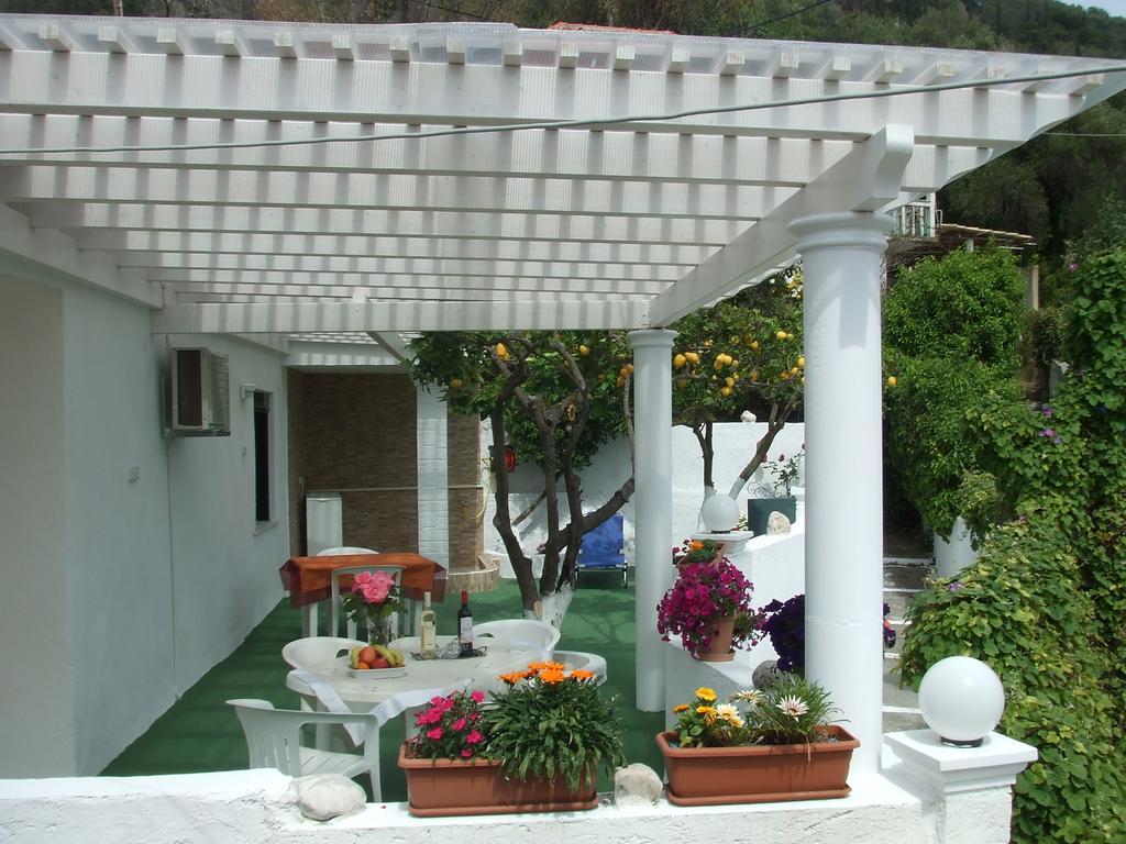 Agathi Beach House Агиос Гордиос Екстериор снимка