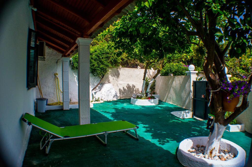 Agathi Beach House Агиос Гордиос Екстериор снимка