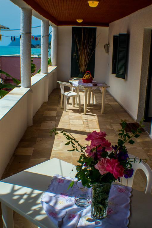 Agathi Beach House Агиос Гордиос Екстериор снимка